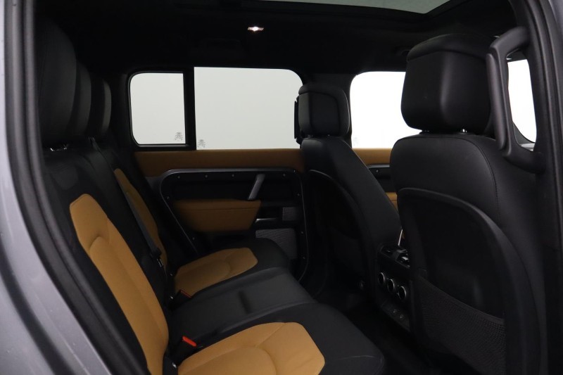2022 (72) LAND ROVER DEFENDER 3.0 D300 X-Dynamic HSE 130 5dr Auto [8 Seat] 5502214