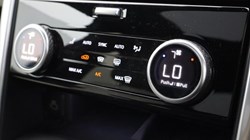 2023 (73) LAND ROVER DISCOVERY 3.0 D300 Metropolitan Edition 5dr Auto 5579709