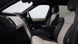 2023 (73) LAND ROVER DISCOVERY 3.0 D300 Metropolitan Edition 5dr Auto 5579675