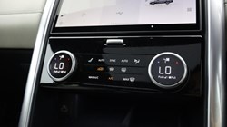 2023 (73) LAND ROVER DISCOVERY 3.0 D300 Metropolitan Edition 5dr Auto 5579710