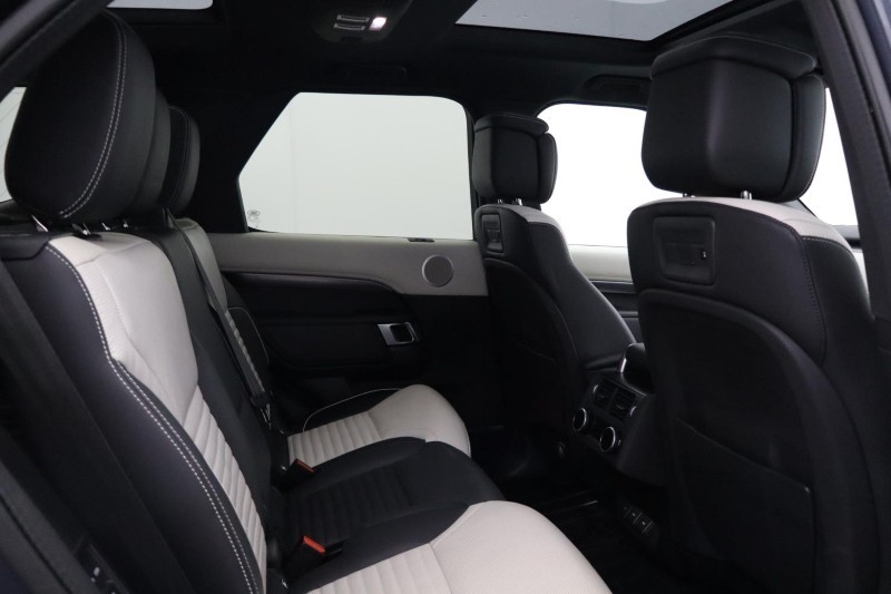 2023 (73) LAND ROVER DISCOVERY 3.0 D300 Metropolitan Edition 5dr Auto 5579682