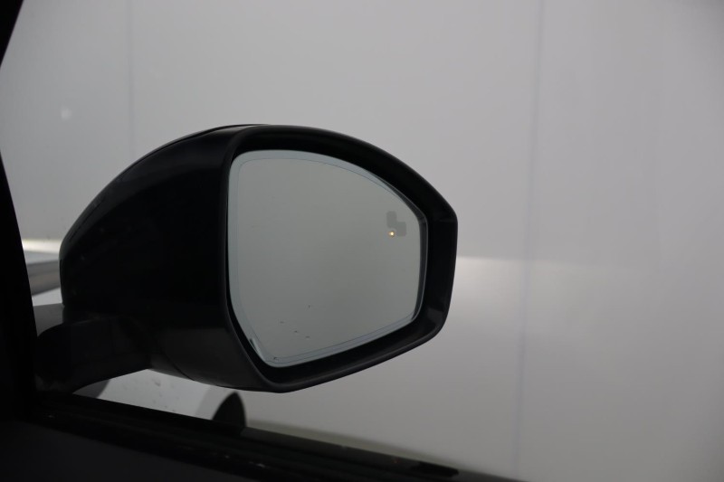 2023 (23) LAND ROVER RANGE ROVER VELAR 2.0 D200 MHEV Dynamic SE 5dr Auto 5532351