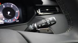 2023 (23) LAND ROVER RANGE ROVER VELAR 2.0 D200 MHEV Dynamic SE 5dr Auto 5532375