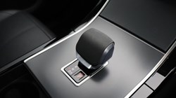 2023 (23) LAND ROVER RANGE ROVER VELAR 2.0 D200 MHEV Dynamic SE 5dr Auto 5532356