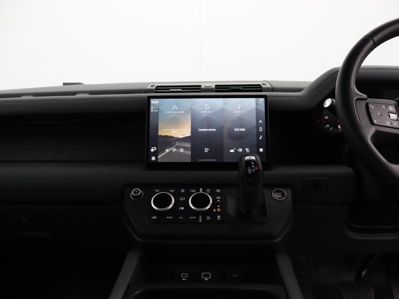 2023 (73) LAND ROVER DEFENDER 3.0 D250 X-Dynamic HSE 90 3dr Auto 5530683