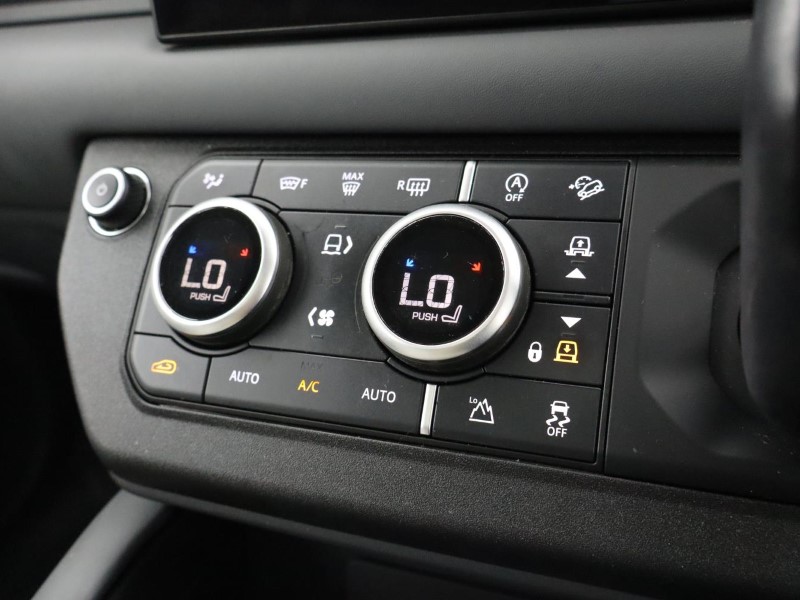 2023 (73) LAND ROVER DEFENDER 3.0 D250 X-Dynamic HSE 90 3dr Auto 5530700