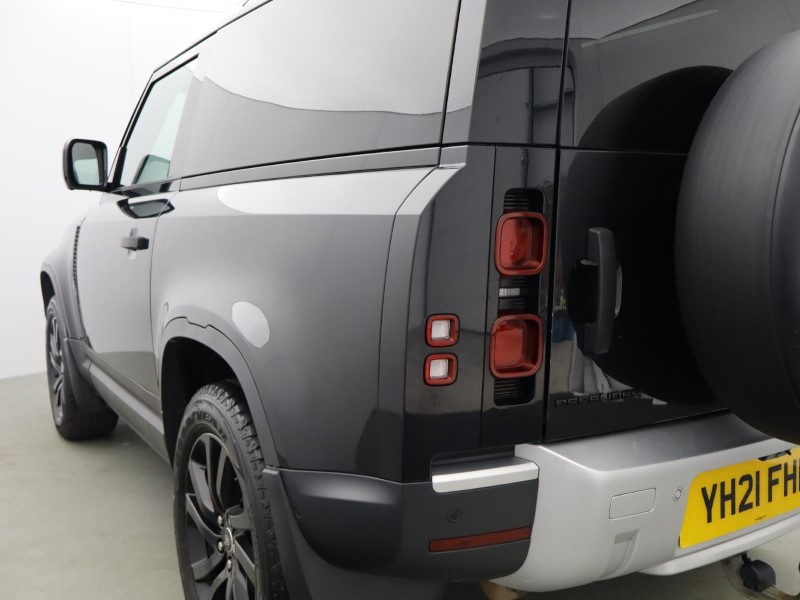 2021 (21) LAND ROVER COMMERCIAL DEFENDER 3.0 D200 Hard Top Auto [3 Seat] 5554837