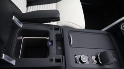 2025 (25) LAND ROVER DISCOVERY 3.0 D350 Metropolitan Edition 5dr Auto 5553681