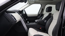 2025 (25) LAND ROVER DISCOVERY 3.0 D350 Metropolitan Edition 5dr Auto 5553635