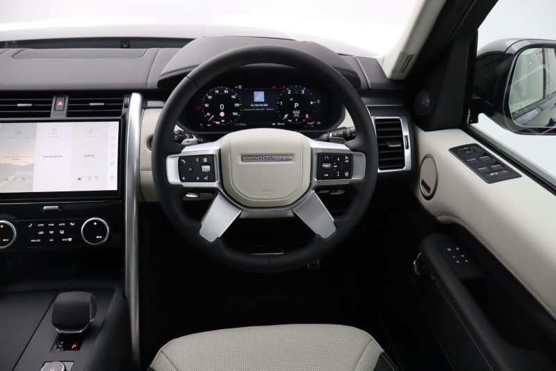 2025 (25) LAND ROVER DISCOVERY 3.0 D350 Metropolitan Edition 5dr Auto 5553660