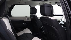 2025 (25) LAND ROVER DISCOVERY 3.0 D350 Metropolitan Edition 5dr Auto 5553640