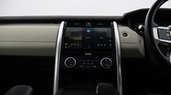 2024 (24) LAND ROVER DISCOVERY 3.0 D300 Dynamic HSE 5dr Auto 5582543