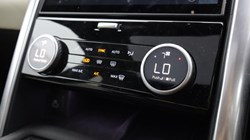 2024 (24) LAND ROVER DISCOVERY 3.0 D300 Dynamic HSE 5dr Auto 5582561