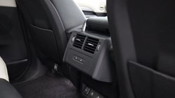 2024 (24) LAND ROVER DISCOVERY 3.0 D300 Dynamic HSE 5dr Auto 5582531