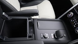 2025 (74) LAND ROVER DISCOVERY 3.0 D350 Dynamic HSE 5dr Auto 5546857