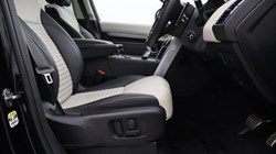 2025 (74) LAND ROVER DISCOVERY 3.0 D350 Dynamic HSE 5dr Auto 5546839