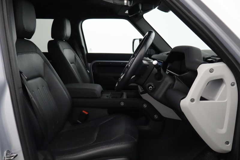 2021 (21) LAND ROVER DEFENDER 3.0 D250 X-Dynamic SE 110 5dr Auto [7 Seat] 5557573
