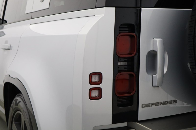 2021 (21) LAND ROVER DEFENDER 3.0 D250 X-Dynamic SE 110 5dr Auto [7 Seat] 5557537