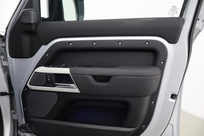 2021 (21) LAND ROVER DEFENDER 3.0 D250 X-Dynamic SE 110 5dr Auto [7 Seat] 5557571