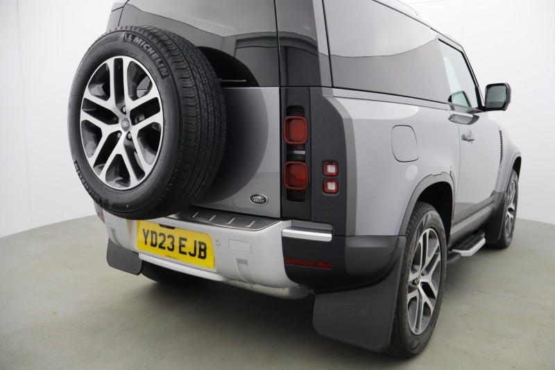 2023 (23) LAND ROVER COMMERCIAL DEFENDER 3.0 D250 Hard Top SE Auto 5578721
