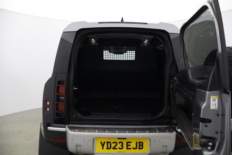 2023 (23) LAND ROVER COMMERCIAL DEFENDER 3.0 D250 Hard Top SE Auto 5578726