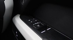 2023 (23) LAND ROVER COMMERCIAL DEFENDER 3.0 D250 Hard Top SE Auto 5578779