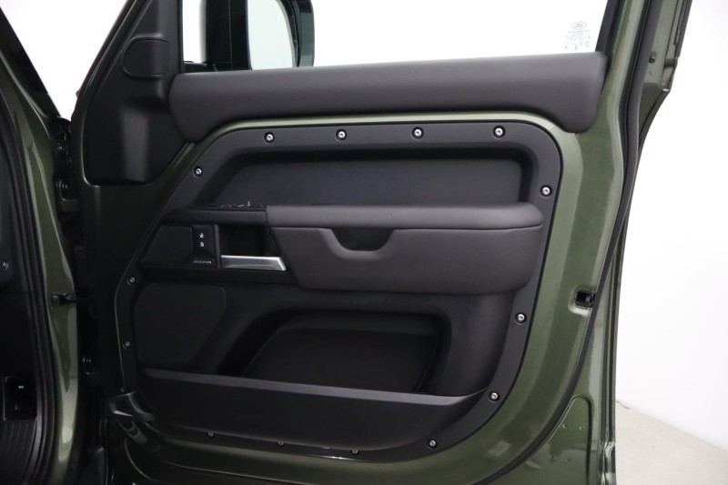 2026 (26) LAND ROVER COMMERCIAL DEFENDER 3.0 D350 Hard Top X-Dynamic HSE Auto 5587768