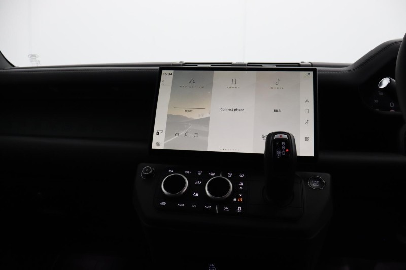2026 (26) LAND ROVER COMMERCIAL DEFENDER 3.0 D350 Hard Top X-Dynamic HSE Auto 5587777