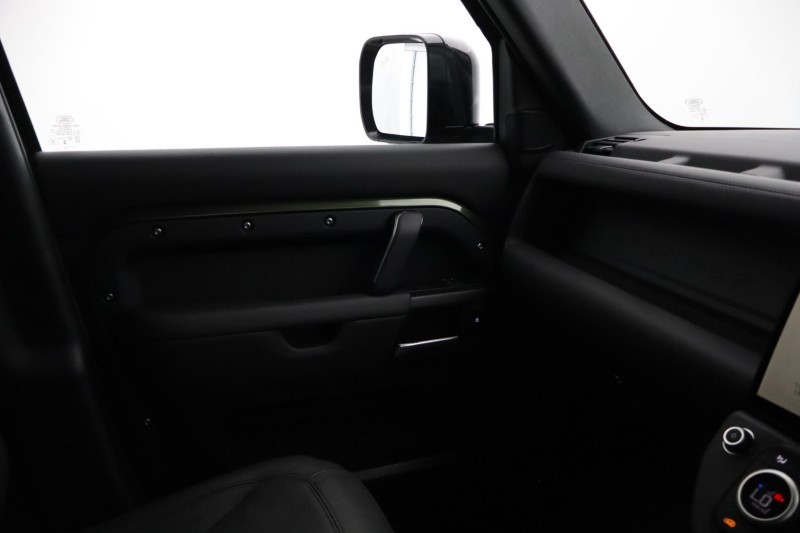 2026 (26) LAND ROVER COMMERCIAL DEFENDER 3.0 D350 Hard Top X-Dynamic HSE Auto 5587797
