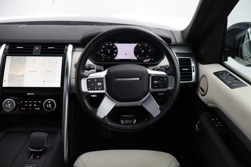2023 (23) LAND ROVER DISCOVERY 3.0 D300 R-Dynamic SE 5dr Auto 5625931