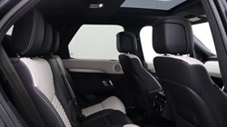 2023 (23) LAND ROVER DISCOVERY 3.0 D300 R-Dynamic SE 5dr Auto 5625902