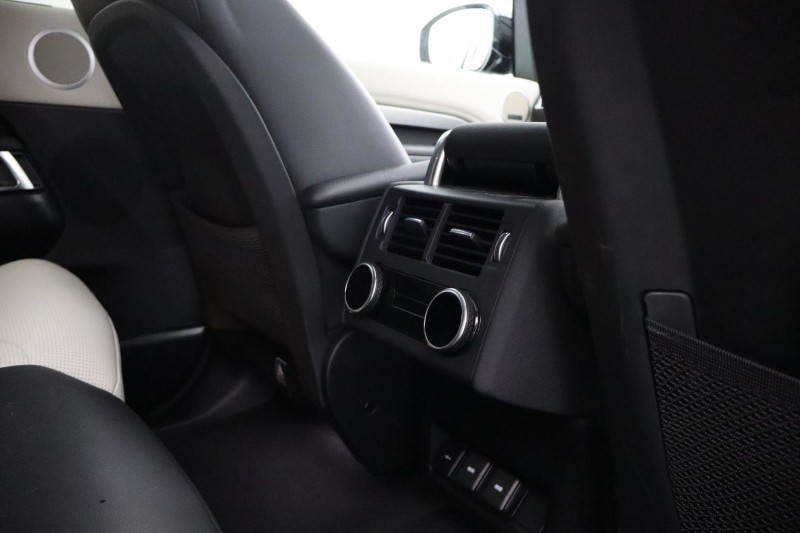 2023 (23) LAND ROVER DISCOVERY 3.0 D300 R-Dynamic SE 5dr Auto 5625904