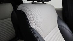 2023 (23) LAND ROVER DISCOVERY 3.0 D300 R-Dynamic SE 5dr Auto 5625950