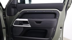 2021 (71) LAND ROVER DEFENDER 3.0 D250 X-Dynamic SE 110 5dr Auto 5561486