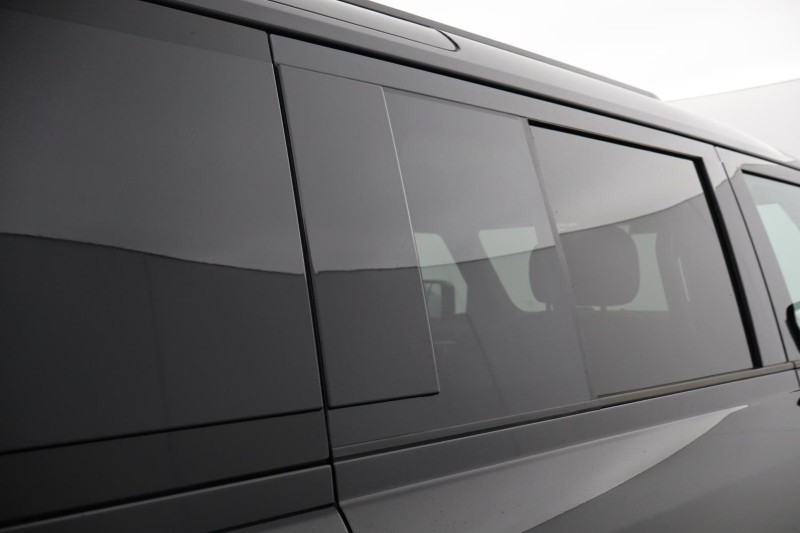 2025 (25) LAND ROVER DEFENDER 5.0 P425 X 110 5dr Auto 5562859