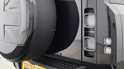 2025 (25) LAND ROVER DEFENDER 5.0 P425 X 110 5dr Auto 5562919