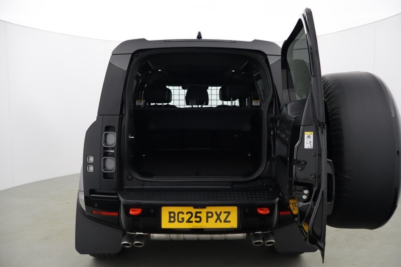 2025 (25) LAND ROVER DEFENDER 5.0 P425 X 110 5dr Auto 5562850