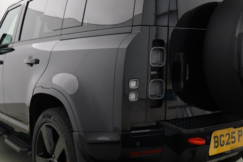 2025 (25) LAND ROVER DEFENDER 5.0 P425 X 110 5dr Auto 5562846