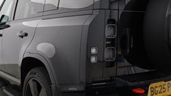 2025 (25) LAND ROVER DEFENDER 5.0 P425 X 110 5dr Auto 5562846