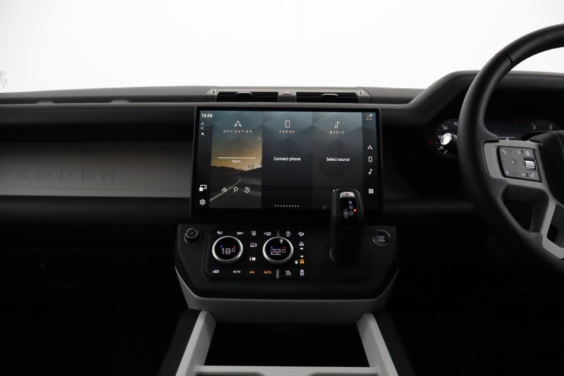 2026 (26) LAND ROVER DEFENDER 3.0 D350 X-Dynamic HSE 130 5dr Auto 5593228