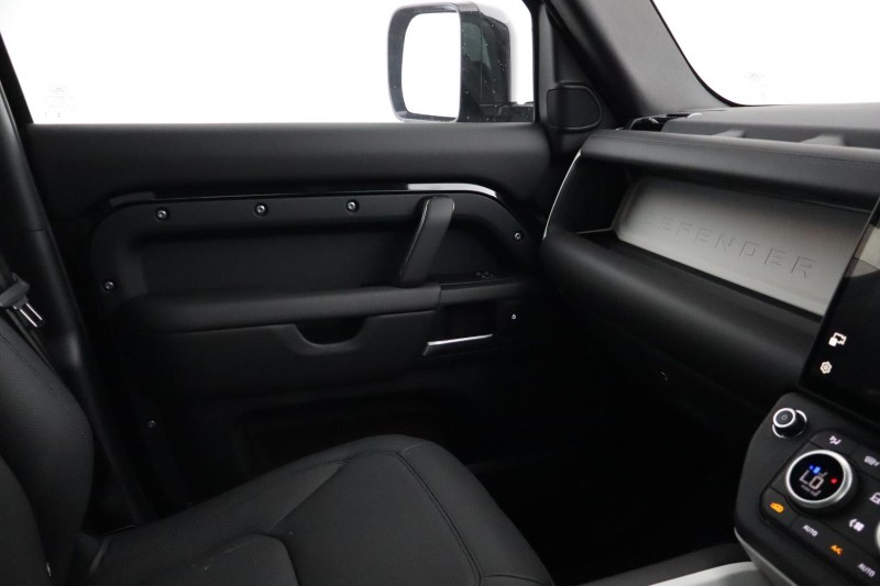 2026 (26) LAND ROVER DEFENDER 3.0 D350 X-Dynamic HSE 130 5dr Auto 5593256