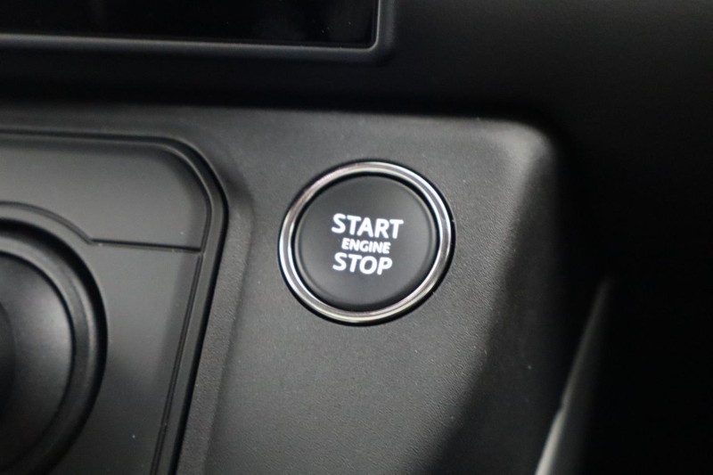 2026 (26) LAND ROVER DEFENDER 3.0 D350 X-Dynamic HSE 130 5dr Auto 5593239