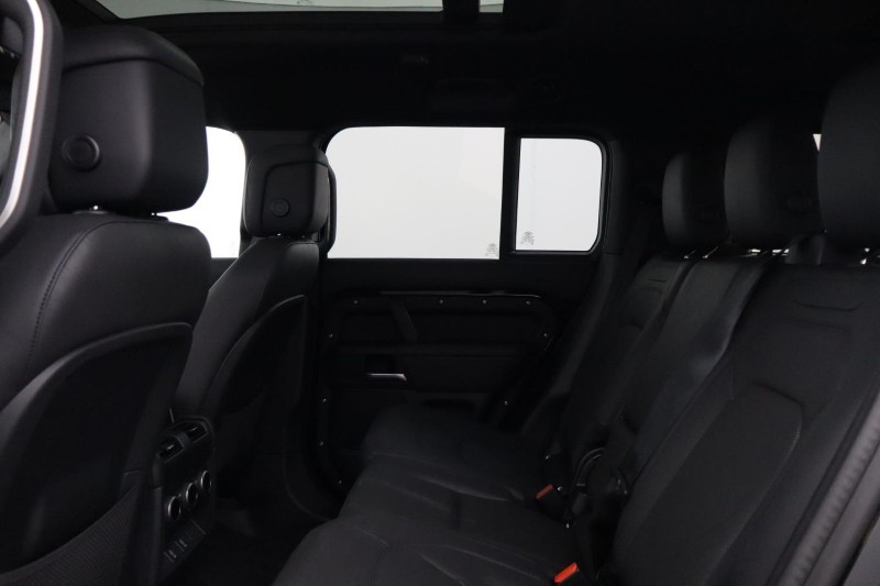 2026 (26) LAND ROVER DEFENDER 3.0 D350 X-Dynamic HSE 130 5dr Auto 5593100