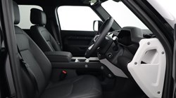 2026 (26) LAND ROVER DEFENDER 3.0 D350 X-Dynamic HSE 130 5dr Auto 5593233