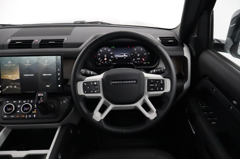 2026 (26) LAND ROVER DEFENDER 3.0 D350 X-Dynamic HSE 130 5dr Auto 5593231