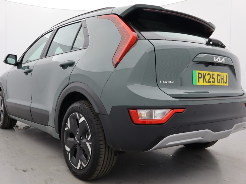2025 (25) KIA NIRO 150kW 2 64kWh 5dr Auto 4613134