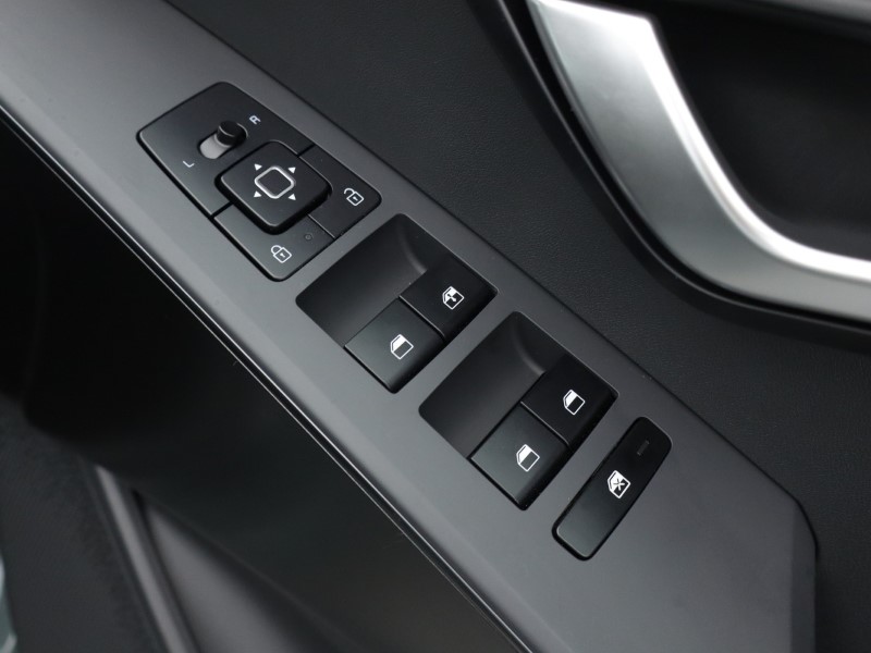 2025 (25) KIA NIRO 150kW 2 64kWh 5dr Auto 4613114