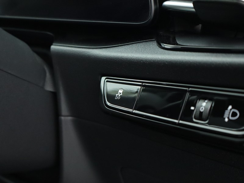 2025 (25) KIA NIRO 150kW 2 64kWh 5dr Auto 4613118