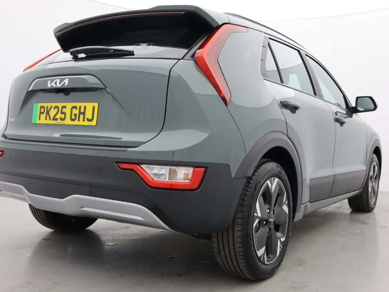 2025 (25) KIA NIRO 150kW 2 64kWh 5dr Auto 4613136