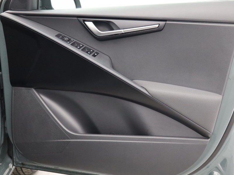 2025 (25) KIA NIRO 150kW 2 64kWh 5dr Auto 4613113